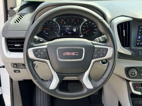 Used 2024 GMC Terrain SLE FWD image 17