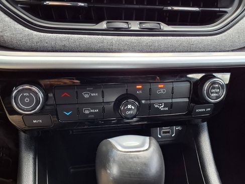 Used 2024 Jeep Compass Latitude AWD/4WD image 20