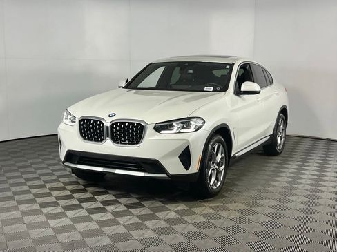 Used 2025 BMW X4 xDrive30i image 3