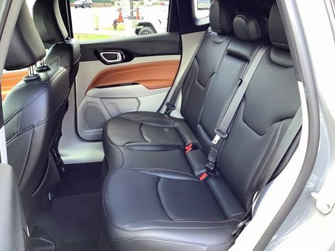 Used 2024 Jeep Compass Limited image 22