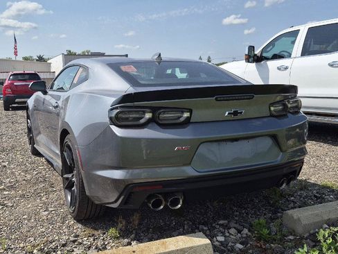 Used 2021 Chevrolet Camaro LT RWD image 4