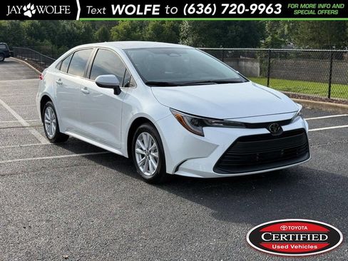 Used 2026 Toyota Corolla LE w/ LE Premium Package FWD image 1