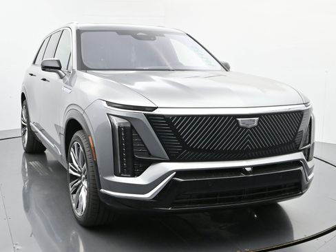 New 2026 Cadillac Vistiq Premium Luxury w/ LPO, Floor Liner Package image 8