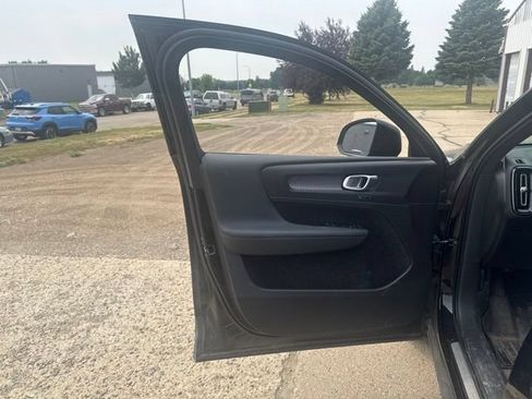 Used 2021 Volvo XC40 T5 R-Design AWD/4WD image 20