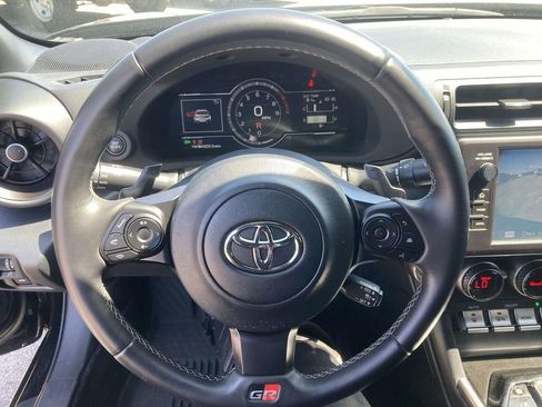 Used 2022 Toyota GR86 w/ ALL Weather Mat Package (TMS) RWD image 29