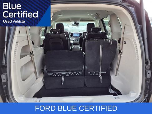 Used 2024 Chrysler Pacifica Touring-L FWD image 32