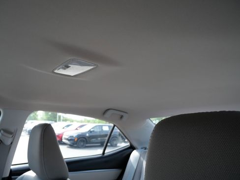 Used 2016 Toyota Corolla LE FWD image 12
