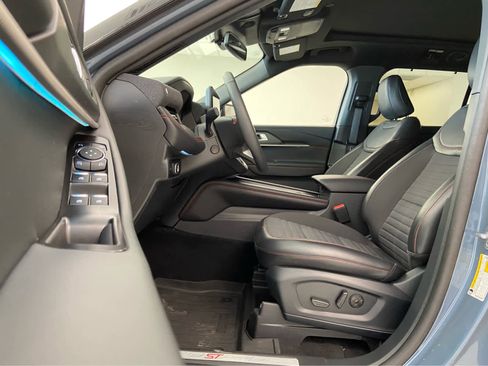 Used 2025 Ford Explorer ST-Line w/ Premium Package AWD/4WD image 14