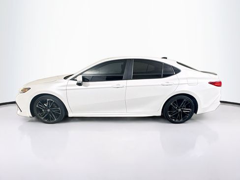 Used 2025 Toyota Camry XSE FWD image 6