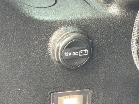 Used 2025 Jeep Wrangler Sport AWD/4WD image 17