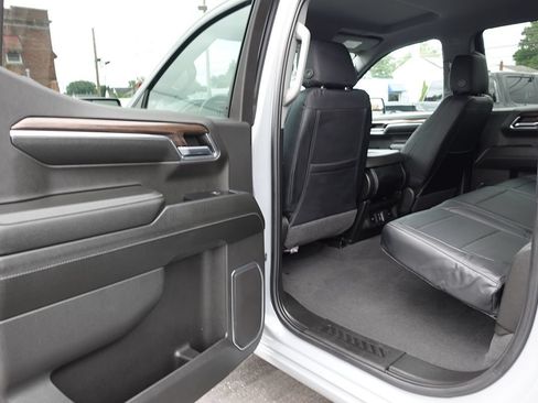 Used 2024 Chevrolet Silverado 1500 LT AWD/4WD image 19