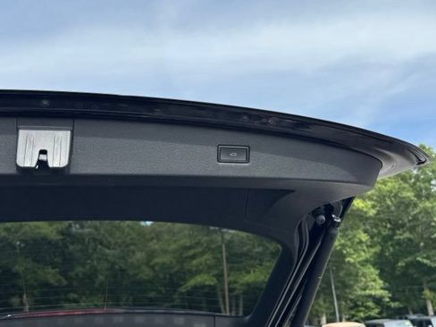 Certified 2024 Volkswagen Tiguan Wolfsburg Edition AWD/4WD image 21