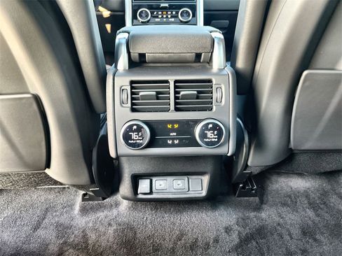 New 2026 Land Rover Discovery Limited Edition image 16