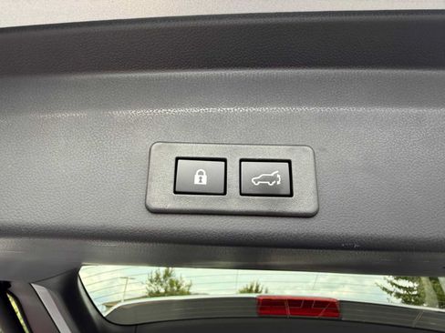 Certified 2025 Subaru Ascent Premium AWD/4WD image 32