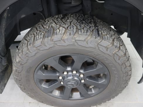 Used 2022 RAM 2500 Big Horn w/ Night Edition AWD/4WD image 3