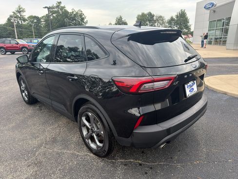 Used 2025 Ford Escape ST-Line FWD image 8