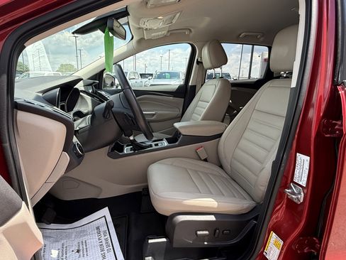 Used 2017 Ford Escape Titanium AWD/4WD image 4