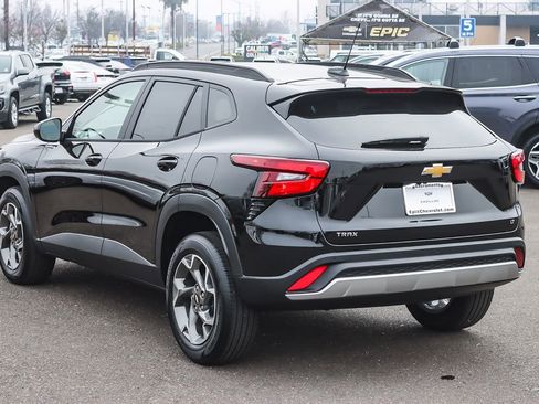 New 2026 Chevrolet Trax LT w/ Driver Confidence Package image 2