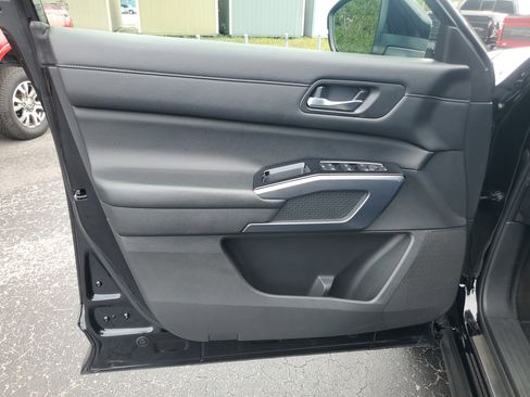 Used 2023 Nissan Pathfinder SL w/ SL Premium Package FWD image 16