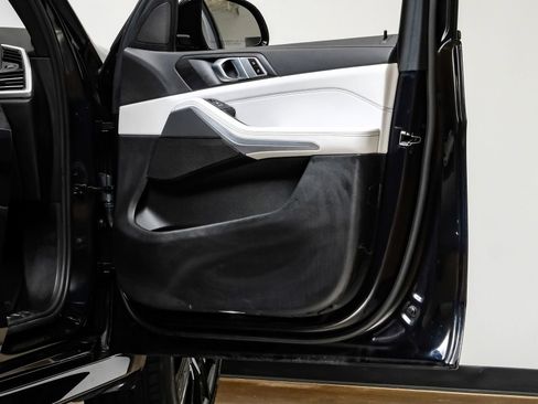 Used 2023 BMW X5 xDrive40i w/ M Sport Package image 48