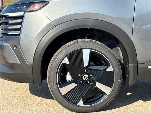 New 2026 Nissan Kicks SR image 7