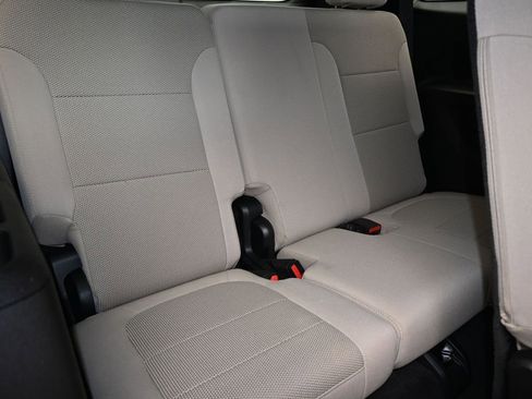 Used 2023 Chevrolet Traverse LS image 37