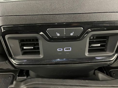 Used 2025 GMC Sierra 2500 AT4 w/ AT4 Premium Plus Package AWD/4WD image 44