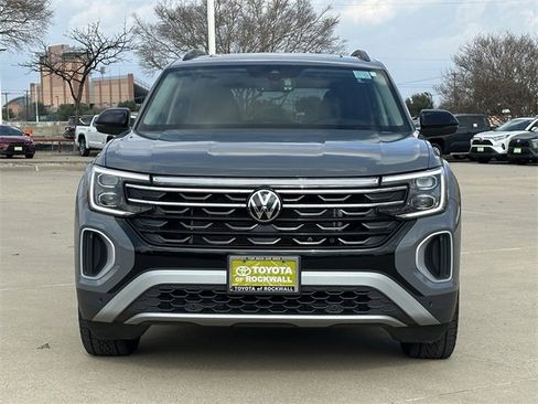 Used 2024 Volkswagen Atlas Peak Edition SE image 7