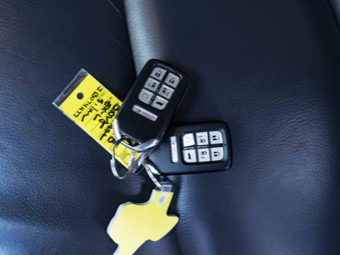 Used 2022 Toyota Corolla LE FWD image 42