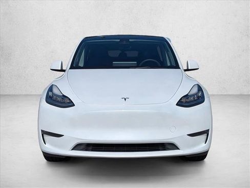 Used 2023 Tesla Model Y Long Range image 2