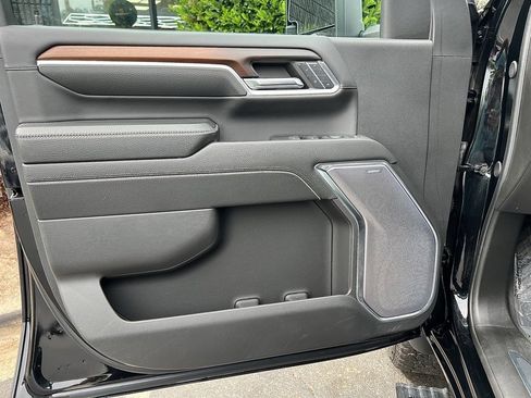 Used 2024 GMC Sierra 3500 Denali w/ Denali Reserve Package image 24