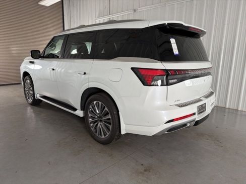 New 2026 INFINITI QX80 Luxe image 5