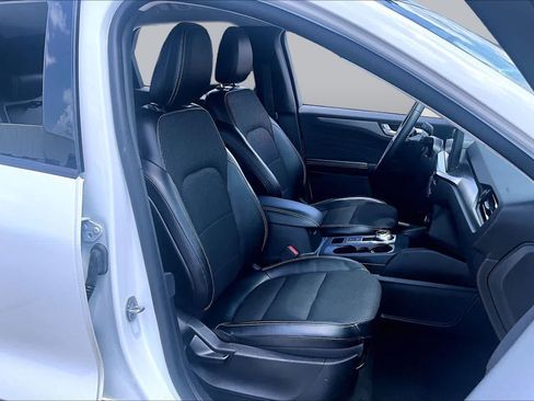 Used 2023 Ford Escape SE FWD image 9