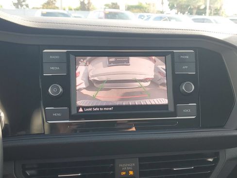 Certified 2023 Volkswagen Jetta SE FWD image 26