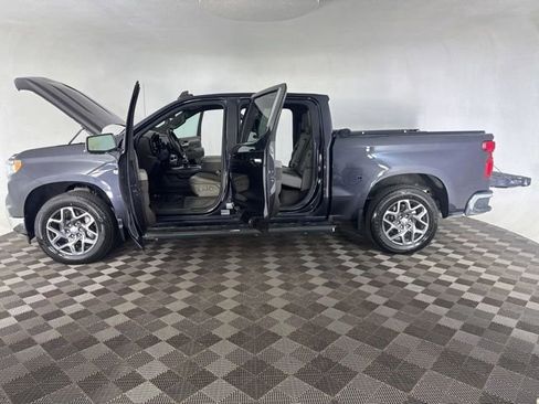 Used 2022 Chevrolet Silverado 1500 LTZ w/ Z71 Off-Road Package AWD/4WD image 11