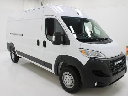 Used 2025 RAM ProMaster 2500 w/ Convenience Group image 22