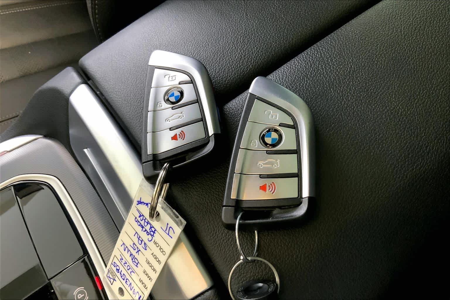 Used 2022 BMW X5 xDrive40i w/ M Sport Package AWD/4WD image 14