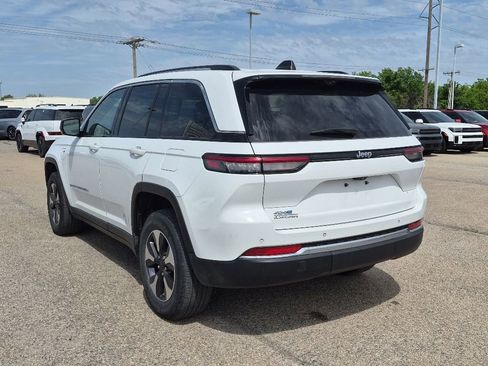 Used 2022 Jeep Grand Cherokee Limited 4xe w/ Luxury Tech Group II AWD/4WD image 4