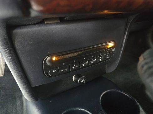 Used 2003 Chrysler Sebring Limited image 24