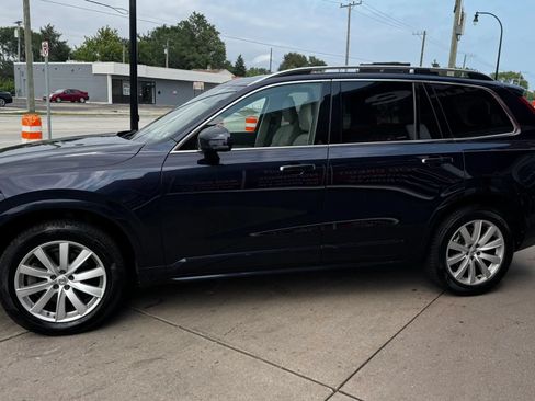 Used 2016 Volvo XC90 T6 Momentum w/ Momentum Plus Package AWD/4WD image 5