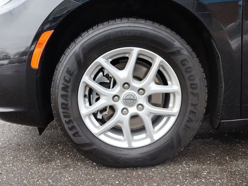 Used 2021 Chrysler Pacifica Touring-L w/ Uconnect Theater Family Group image 28