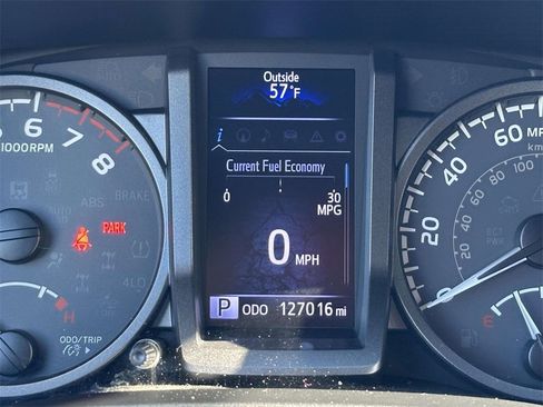 Used 2019 Toyota Tacoma TRD Sport image 12