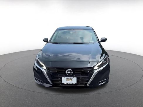Used 2025 Nissan Altima 2.5 SV FWD image 4