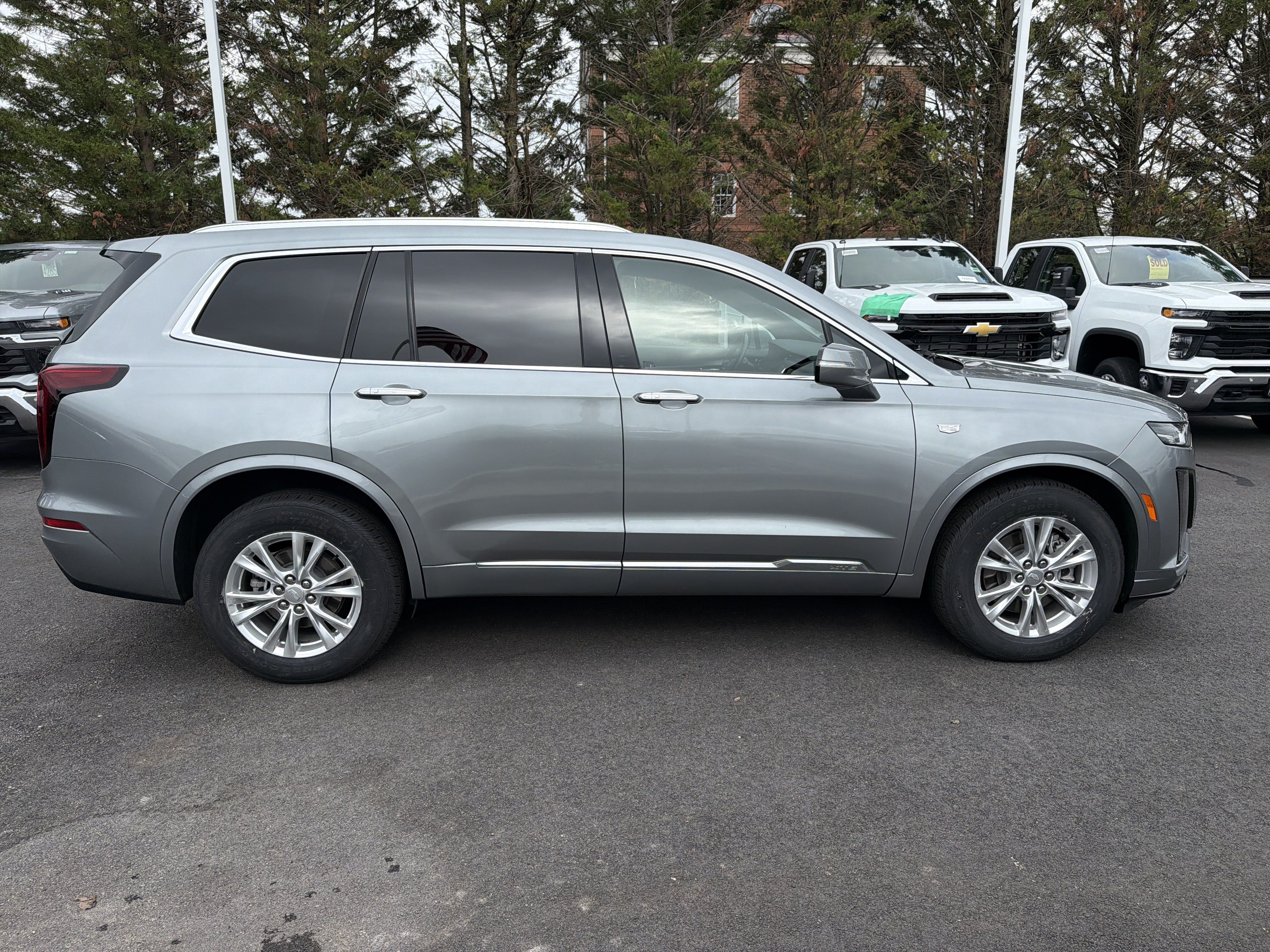 Used 2023 Cadillac XT6 Luxury AWD/4WD image 11
