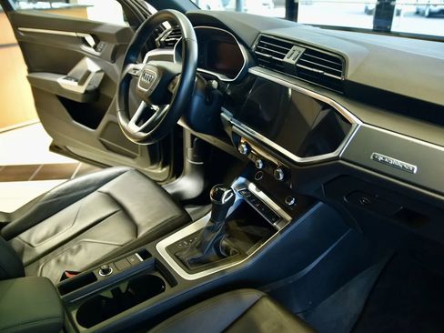 Used 2024 Audi Q3 2.0T Premium image 24