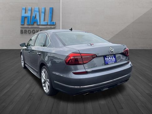 Used 2017 Volkswagen Passat 1.8T R-Line FWD image 3