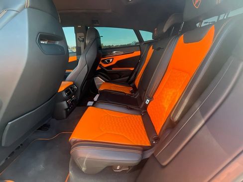 Used 2021 Lamborghini Urus AWD/4WD image 10