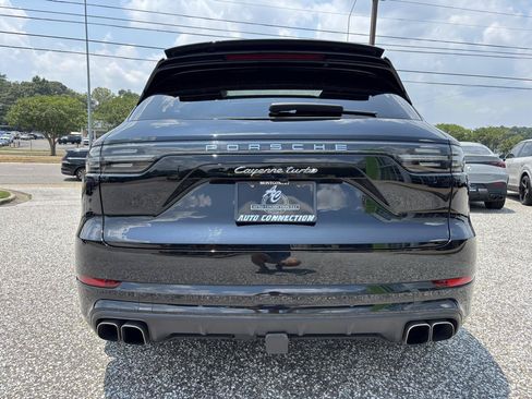 Used 2023 Porsche Cayenne Turbo AWD/4WD image 4