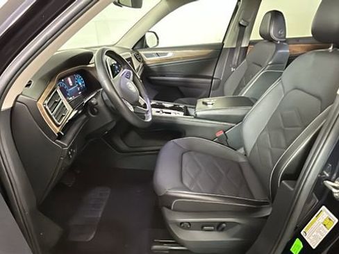 Used 2024 Volkswagen Atlas SE FWD image 12