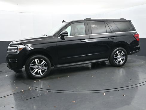 Used 2024 Ford Expedition Limited image 2
